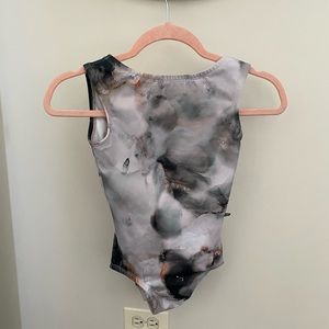 Marble Boatneck Lucky Leo